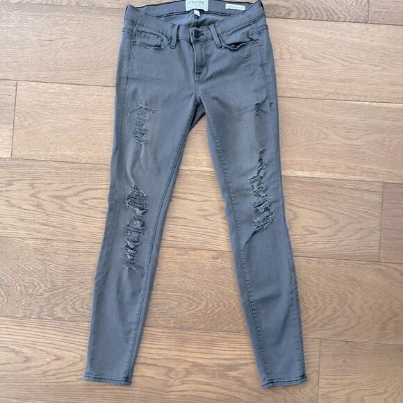Frame Denim Le Skinny de Jeanne in distressed grey. - Picture 4 of 6